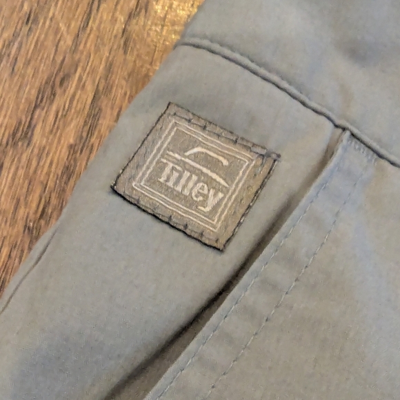 Tilley Endurables Different Drummer Womens Cargo Shorts Taupe Green Sz 16 NWOT - Picture 3 of 9